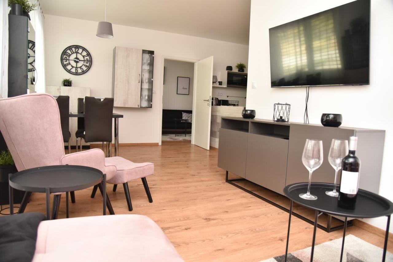 Apartman Pod Oborou Apartman Slavkov u Brna Kültér fotó